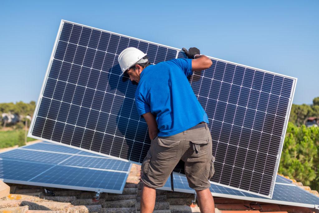 W jaki sposób montuje się panele fotowoltaiczne?